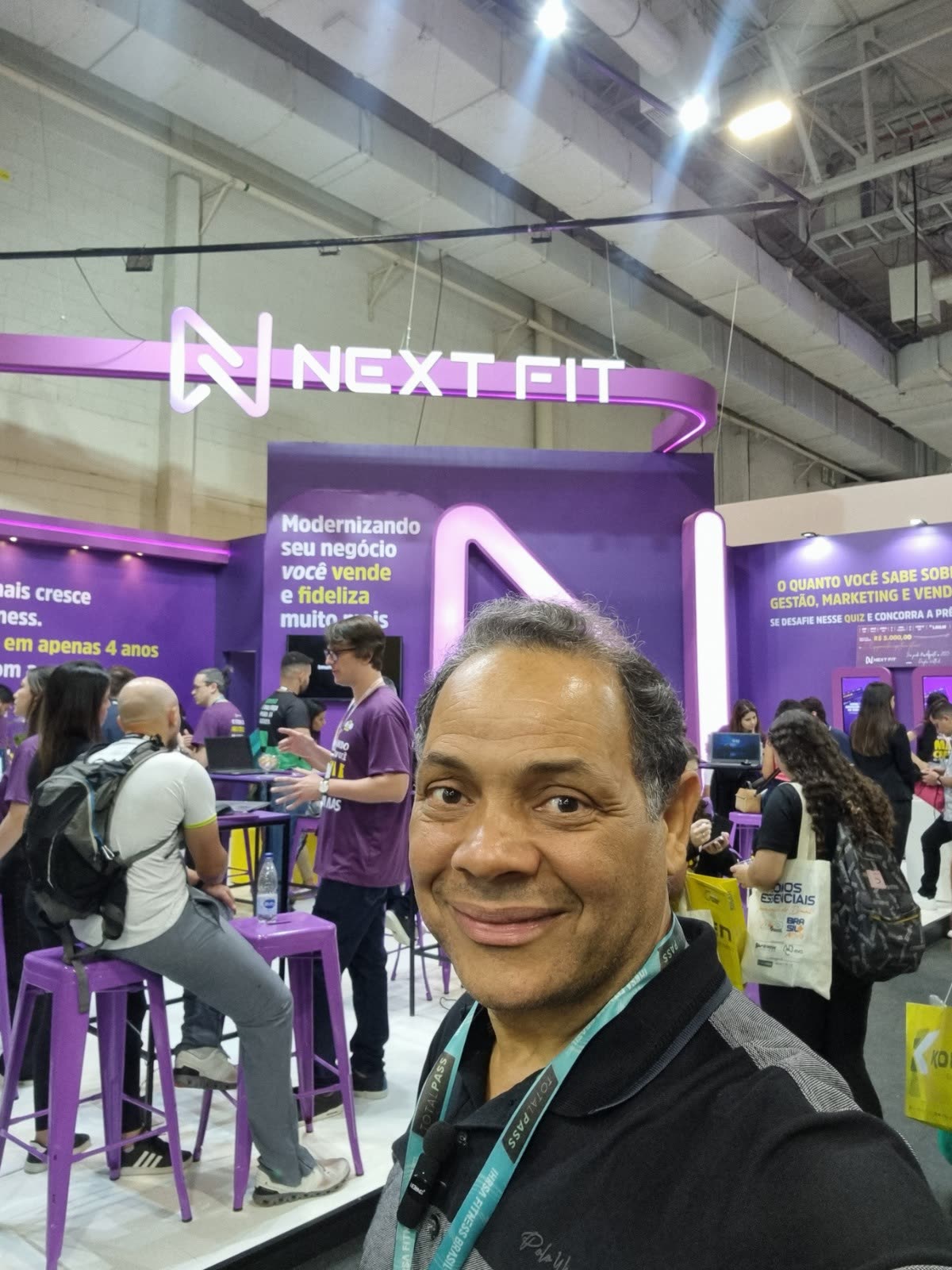 Maurício Bikepoint representando Aerofitness em feira IHRSA